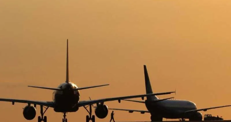 Bir neçə aviaşirkət Venesuelaya uçuşları dayandırıb