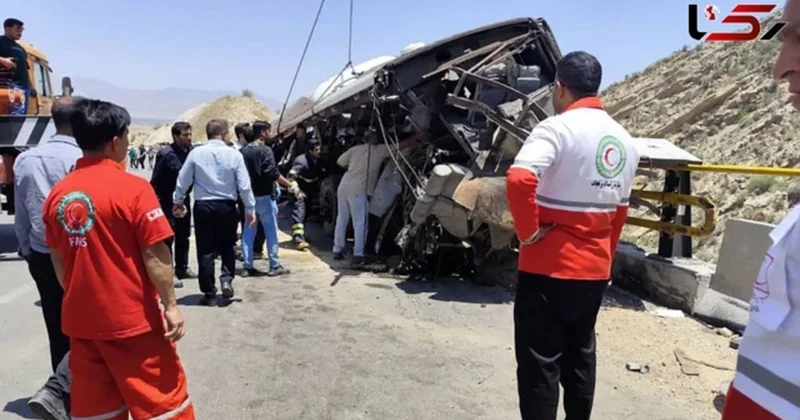 İranda dəhşətli avtobus qəzası: Azı iki nəfər ölüb, 40 sərnişin yaralanıb