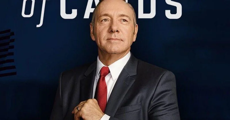 Pərəstişkarlarından üzr istədi