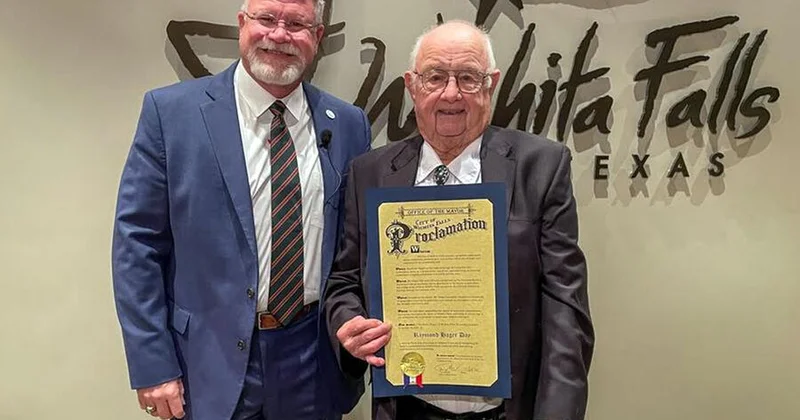 Dünyanın ən yaşlı avtobus sürücüsü