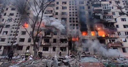 “Sülh istəyən” Rusiya yenə Kiyevi bombaladı Ölənlər və yaralananlar var + VİDEO