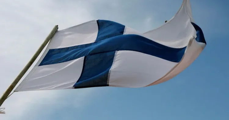 Finlandiya Rusiyaya yaxın məsafədə sərhəd hasarı tikir