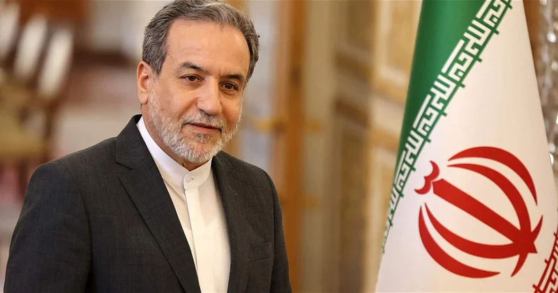 Глава МИД Ирана отправится в Париж