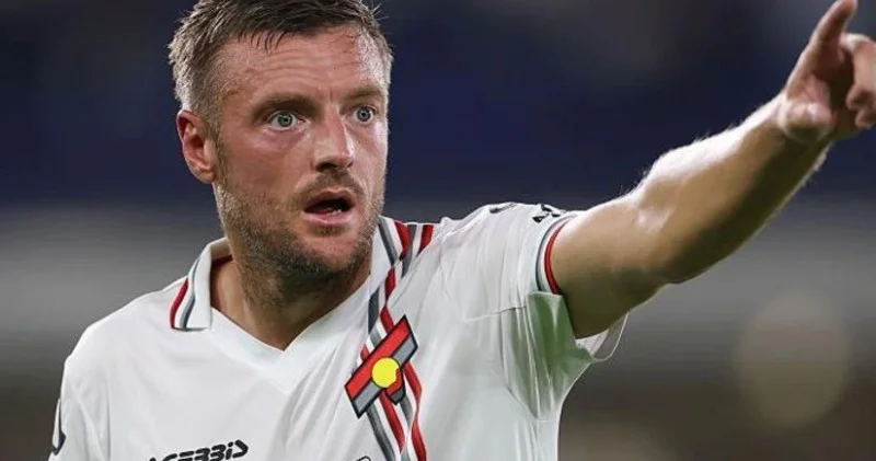 Tanınmış futbolçunun evi qarət edilib