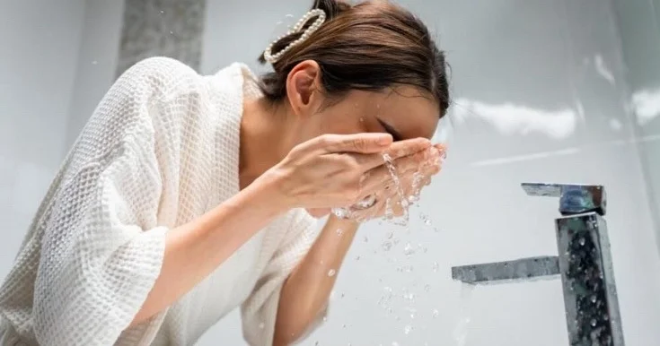 Üzünüze gündə bir dəfə yuyun