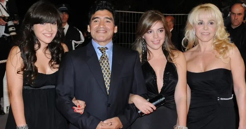 В годовщину смерти Марадоны его наследники усилили борьбу за бренд