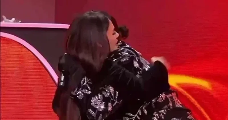 Samirə Əfəndi Ermənistan nümayəndəsinə 12 bal verməsindən danışdı