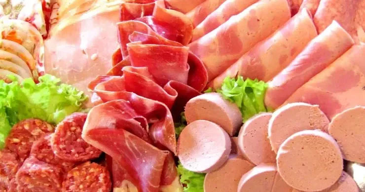 Bu kolbasaları heç vaxt almayın Həkimlərdən AÇIQLAMA