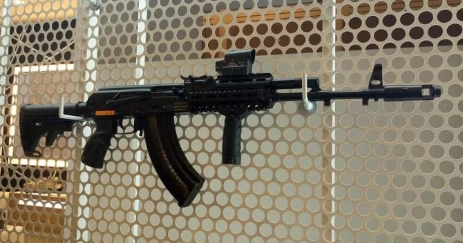 Azərbaycanın yeni avtomatı AZ 7,62 (FOTO)