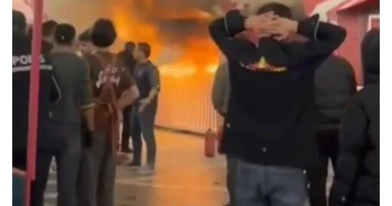 В Баку на "Торговой" произошел пожар ВИДЕО