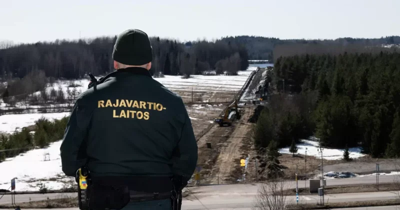 Finlandiya Rusiya sərhədində hasar inşa etdi