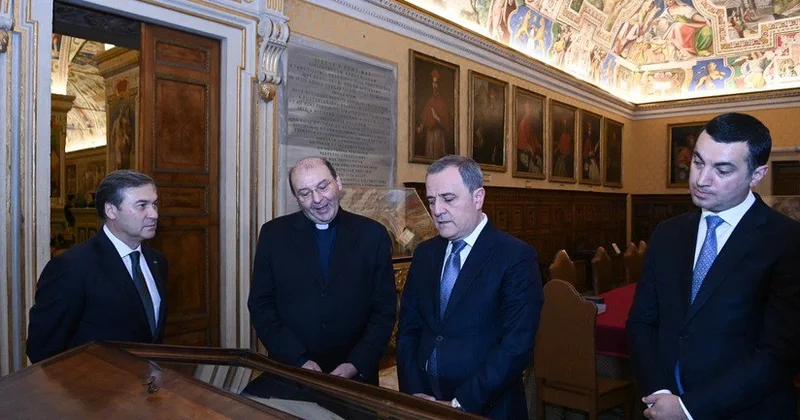 Ceyhun Bayramov Vatikan Apostol Kitabxanasında olub FOTO