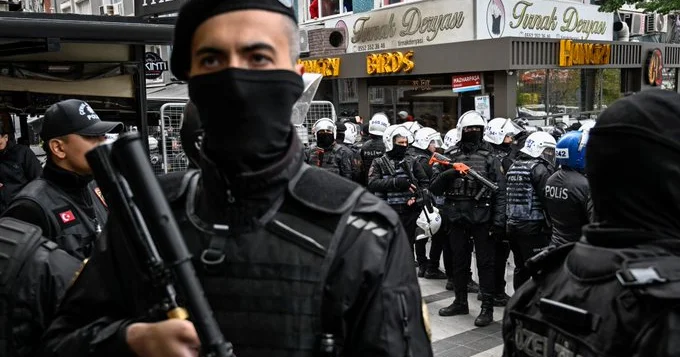 BƏƏ nin nəfinə casusluq edən şəbəkə ələ keçirildi