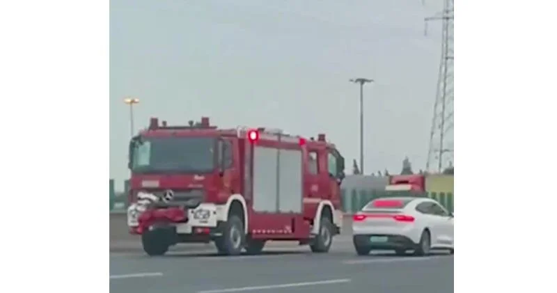 Двухсторонние пожарные машины начали ездить по улицам Китая ВИДЕО