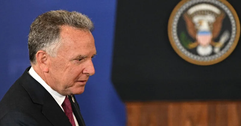 Tramp Uitkoffu Kremlə göndərir