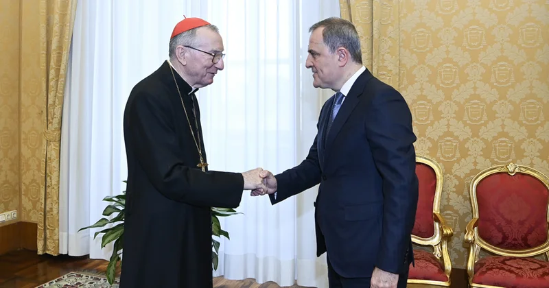 Ceyhun Bayramov Müqəddəs Taxt Tacın dövlət katibi ilə görüşüb