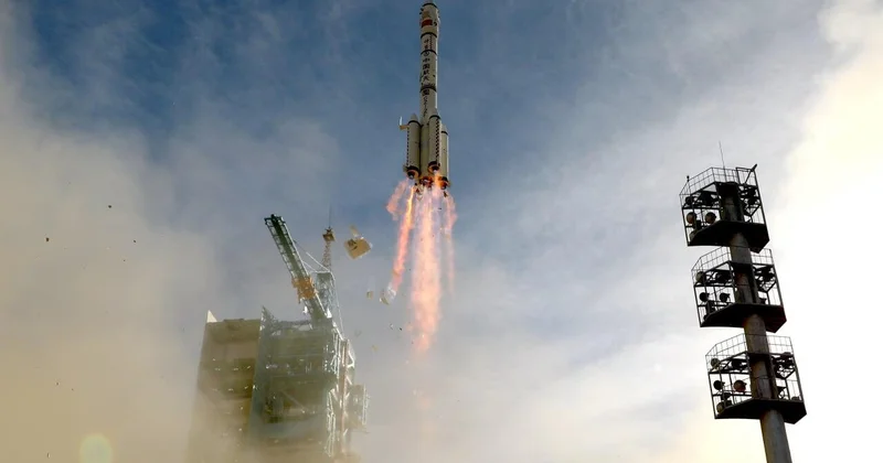 Китай запустил в космос беспилотный корабль ВИДЕО