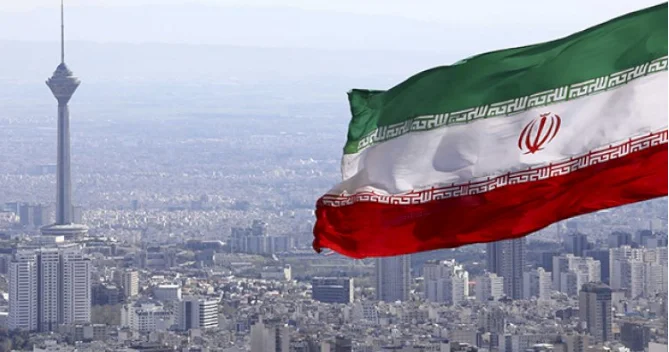 İran rəsmisi: Tehranda havanın çirklənməsinin 22% i motosikletlərin payına düşür