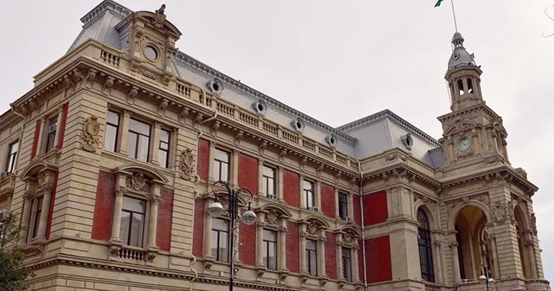 Исполнительная власть Баку: мы действуем строго в рамках закона! правительственная трибуна