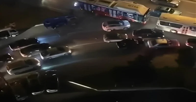 Bakıda taksi sürücüsü təhlükə saçdı: Ətrafdakı maşınları əzdi ANBAAN VİDEO