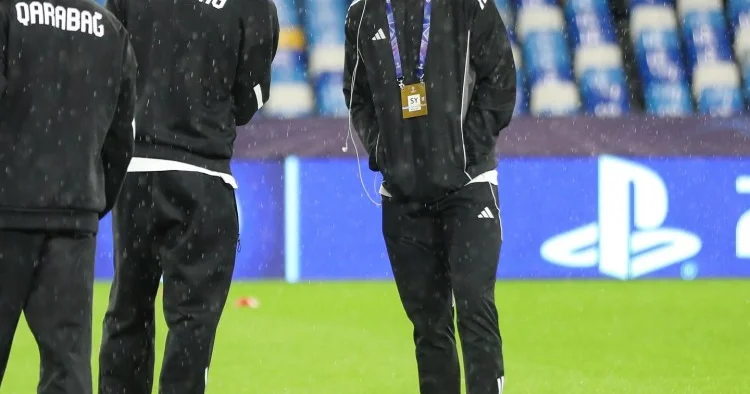 Qarabağ yağışlı Napoli gecəsində matça hazırdır FOTOLAR