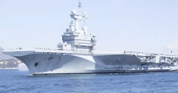 Fransanın əsas qüvvəsi olaraq qalan nüvə təyyarədaşıyan gəmisi...