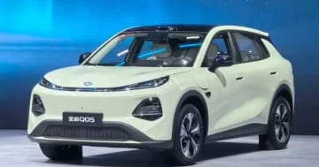 Changan şirkəti 500 km məsafə qət edə bilən krossoverini təqdim etdi...