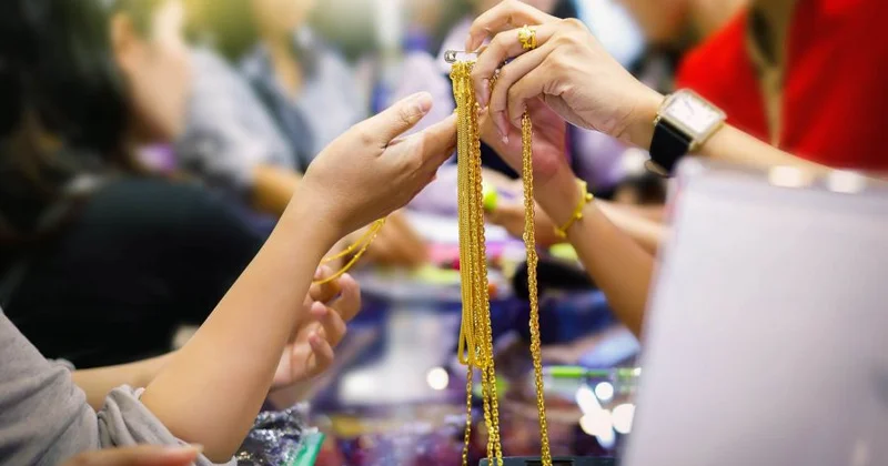 Qızıl alverçisini aldadan şəxsə cəza verildi 128 minlik dələduzluq