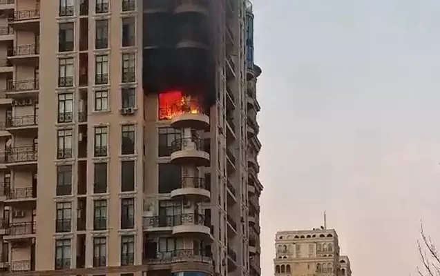 Bakıda binada güclü yanğın başlayıb VİDEO YENİLƏNİB