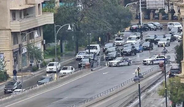 Bakıda yanğına görə bu yol bağlandı