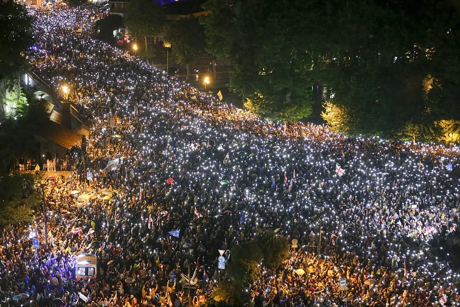 Bu nəsil ölkəsinin Rusiyanın quberniyasına çevrilməsini istəmir... Gürcü sənətçi