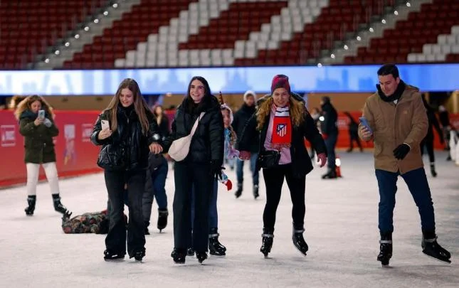 Atletikonun stadionunda konkisürmə meydançası salındı Şəkillər