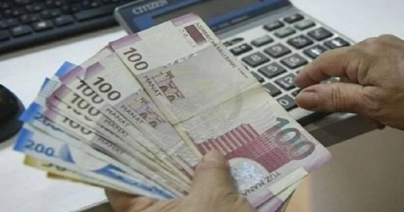 Bayram günlərində işləyənlərə əlavə maaş ödəniləcək? VİDEO