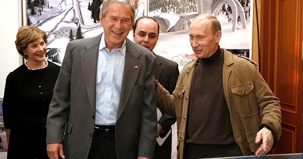 Putin 2008 ci ildə Corc Buşa demişdi: Ukrayna parçalanacaq!