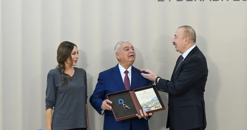 Интересный диалог Алиевых с переселившимися в Агдам: Маленький Гейдар уже вырос, у него два сына Minval Politika