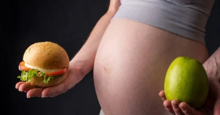 Uşaqlarda və hamilələrdə fast food təhlükəlidir EKSPERT DANIŞDI