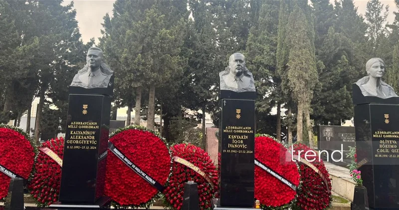В Баку в годовщину авиакатастрофы AZAL почтили память погибших членов экипажа ФОТО