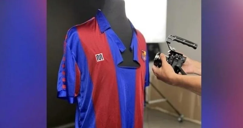 Maradonanın cırılmış forması rekord məbləğə satıldı