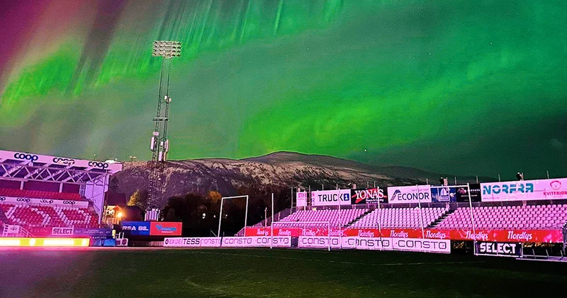 Bu stadiondan təkcə oyunu yox, şimal işıqlarını da izləyə bilərsiniz Fotolar