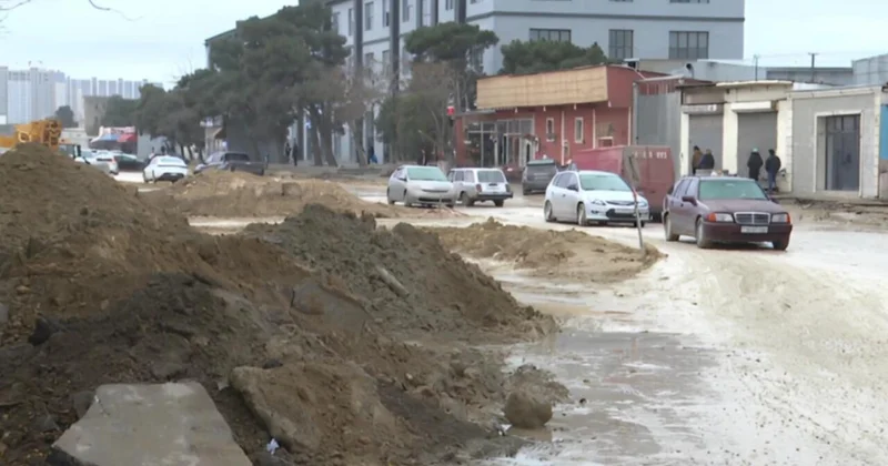 Названы сроки завершения ремонта дороги у станции метро "Улдуз"