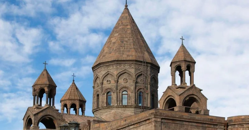 Армения лишила церковь права на землю Minval Politika