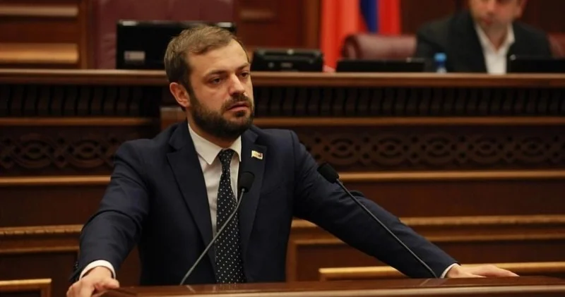 Papoyan: Ermənistan Azərbaycan tərəfinə sərhəddə...