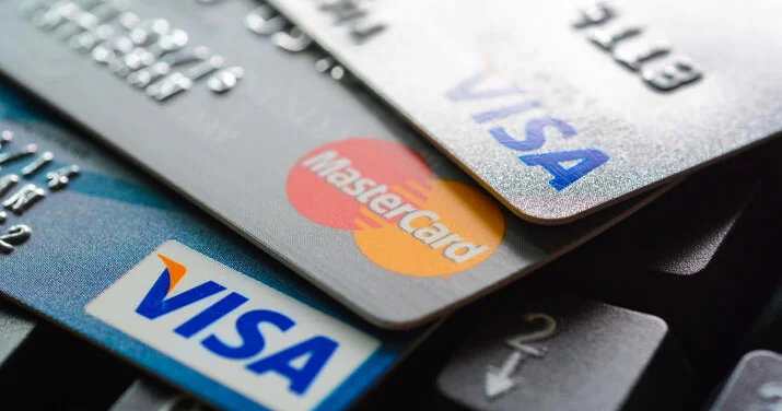 Vətəndaşların kredit kartlarına marağı azalıb