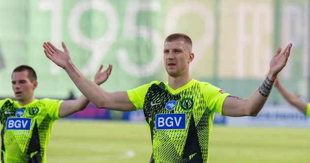 Yuri Vernidub yaxından tanıdığı müdafiəçini Neftçi yə gətirir