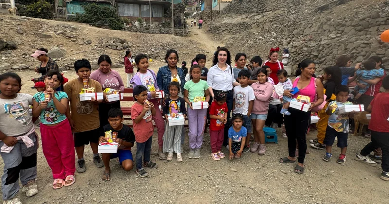 Peruda Azərbaycan Səfirliyi aztəminatlı ailələrin uşaqları ilə bayram sevincini bölüşüb