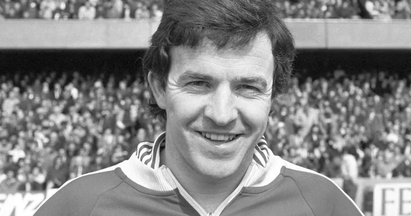 “Nottingem Forest”in eks yarımmüdafiəçisi Con Robertson vəfat edib