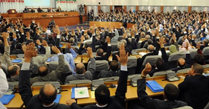 Əlcəzair üzrxahlıq və təzminat tələb edir