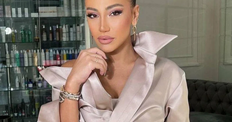 Röya Şəbnəmi səhnədən endirməsindən DANIŞDI: Orada ikimiz olmalı idik