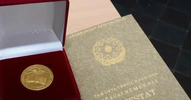 Более 50 выпускников бакинских школ удостоены золотых и серебряных медалей