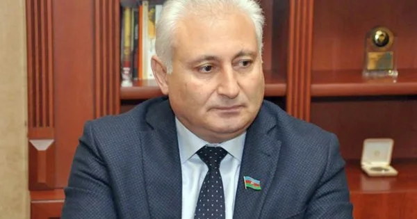 Hikmət Babaoğlunun “təbrik statusu” KONKRET